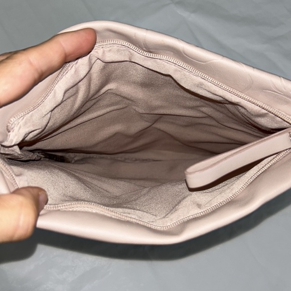 LIKE NEW Valentino Parfums Blush Foldover Clutch - Picture 8 of 12